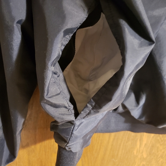 V neck Pull over windbreaker - Picture 4 of 10